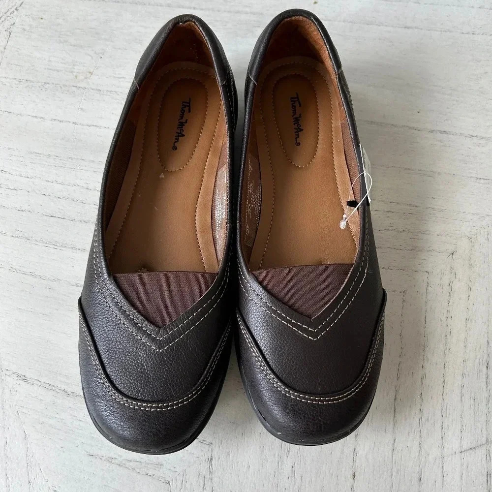 NWT Thom McAn Women's Casual Slip On Loafer  Leather Comfort Flats Sz 7.5‎